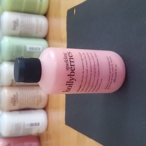 Philosophy Sparkling Hollyberries Shampoo Shower Gel & Bubble Bath 6 oz.